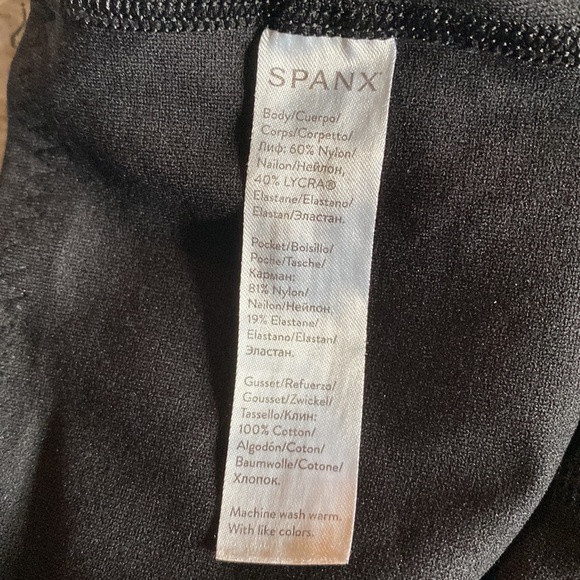 SPANX Booty Boost Camo Print Full Length Legging - Picture 4 of 4